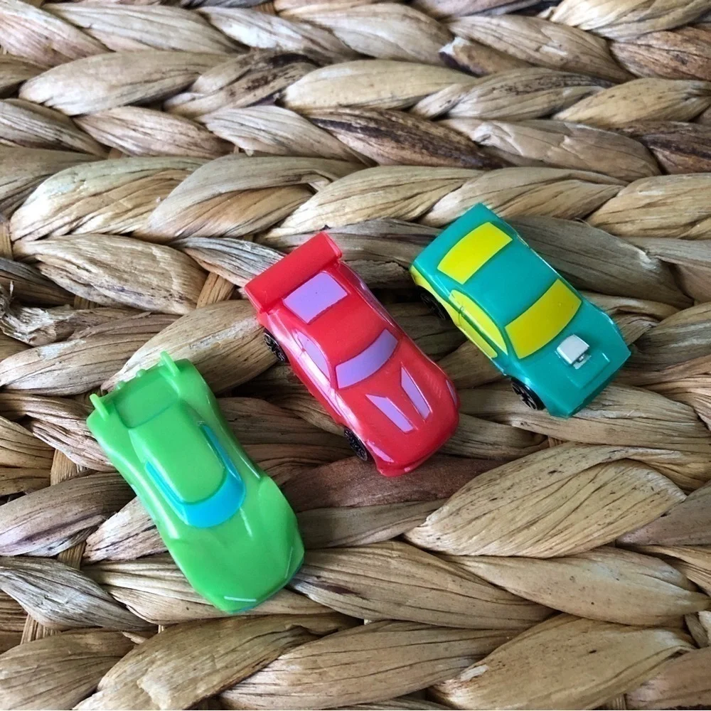 Lot of 3 mini red and green race cars